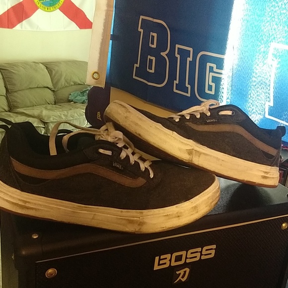 Vans - Picture 1 of 1